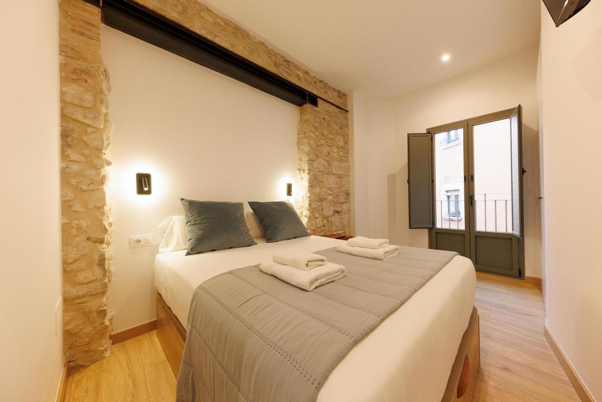 Bravissimo Pont Sant Agusti, Monthly Gerona