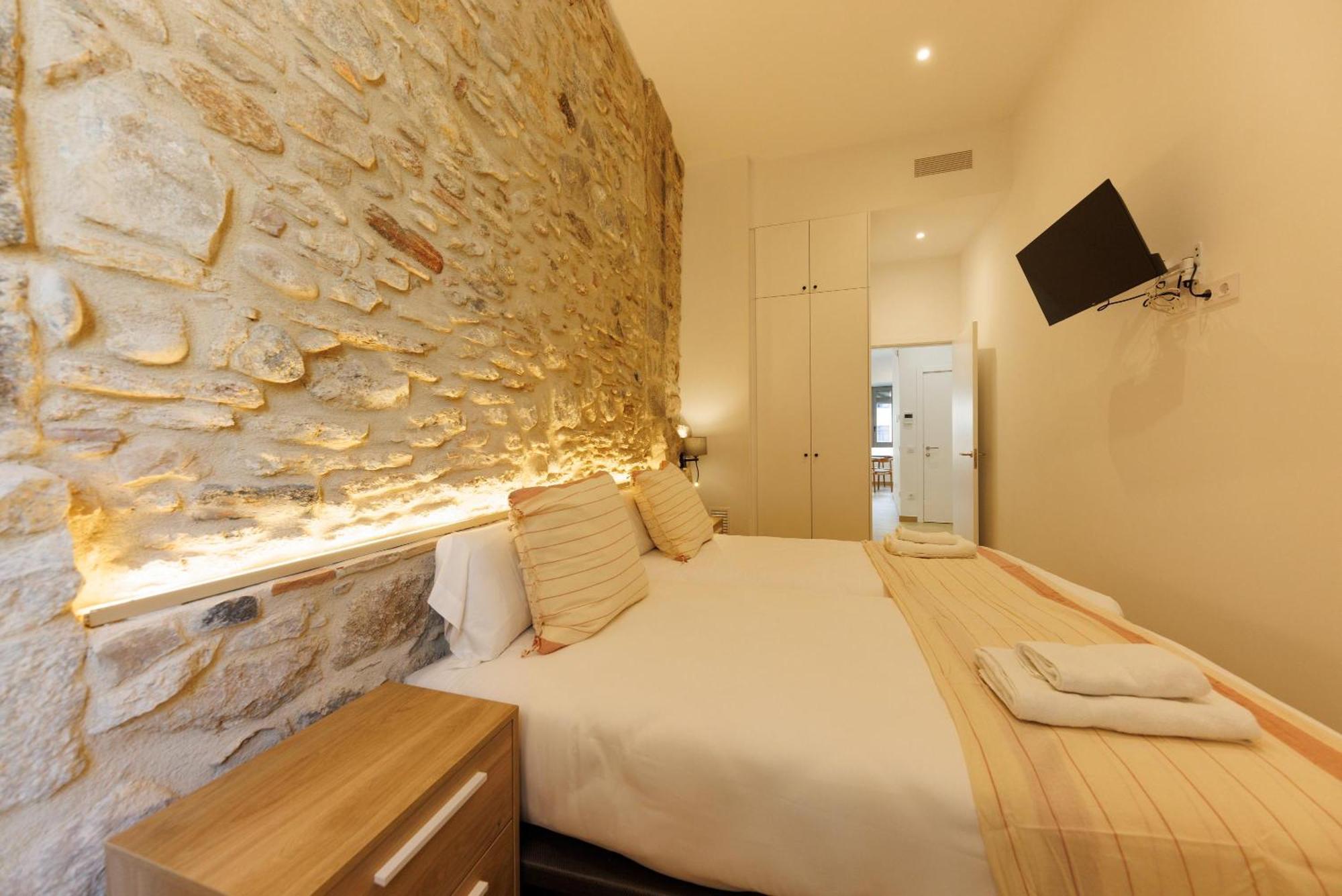 Bravissimo Pont Sant Agusti, Monthly Gerona